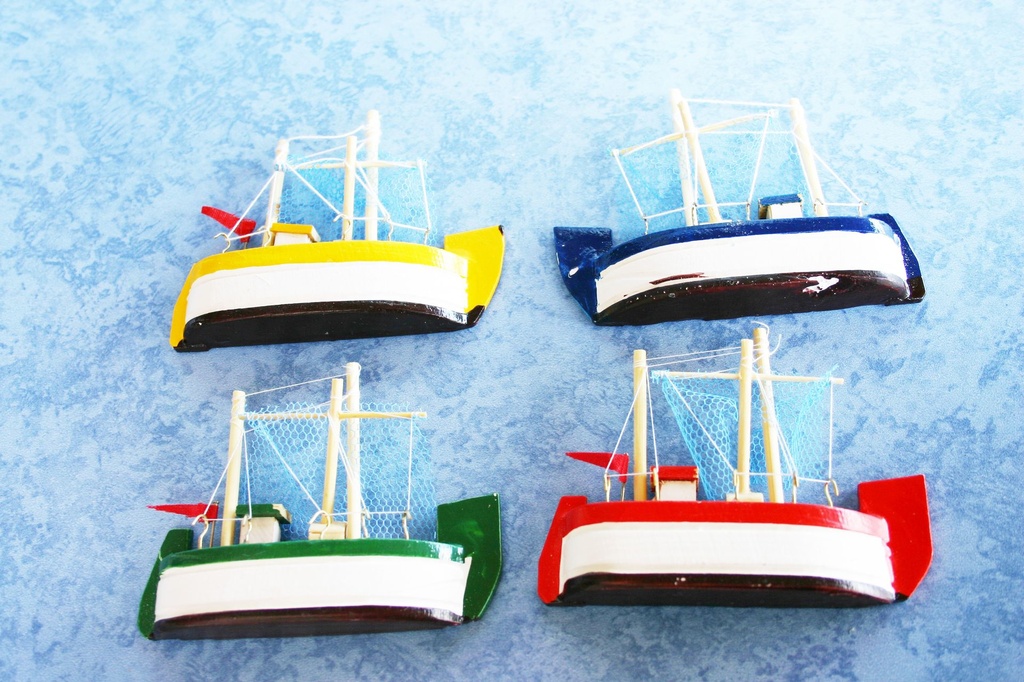 BARCHETTA LEGNO c/RETE C/CALAMITA 6,5x8,5cm 