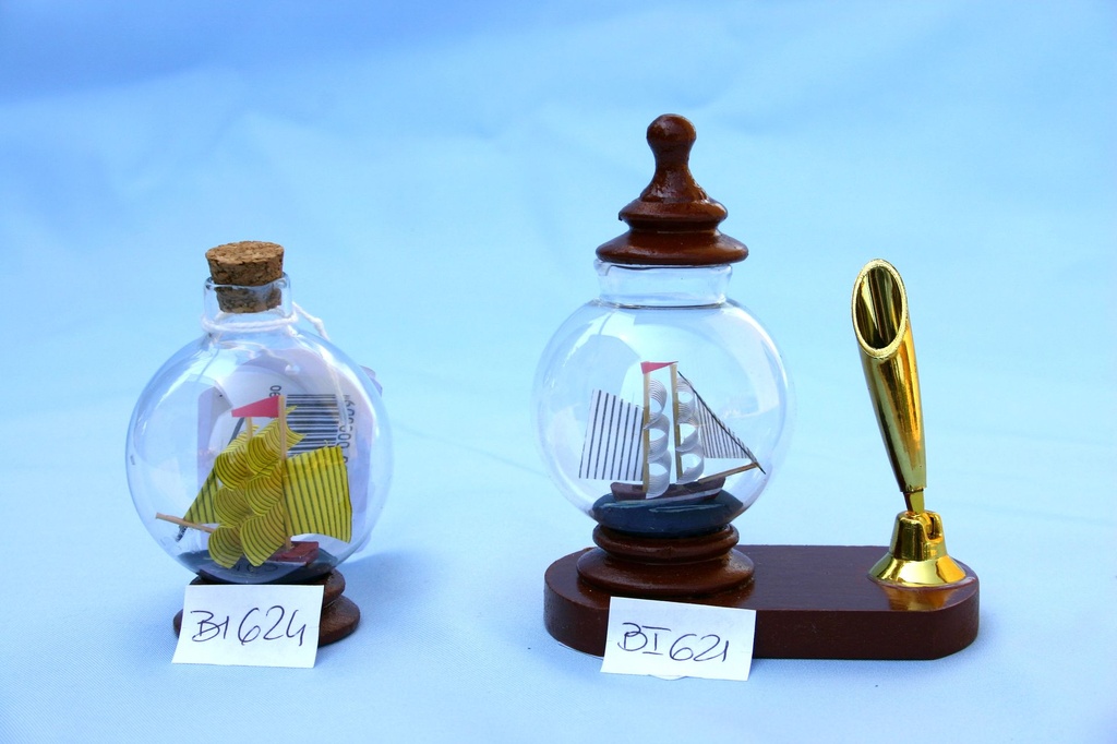 BOTTIGLIA VETRO c/BARCA LEGNO 