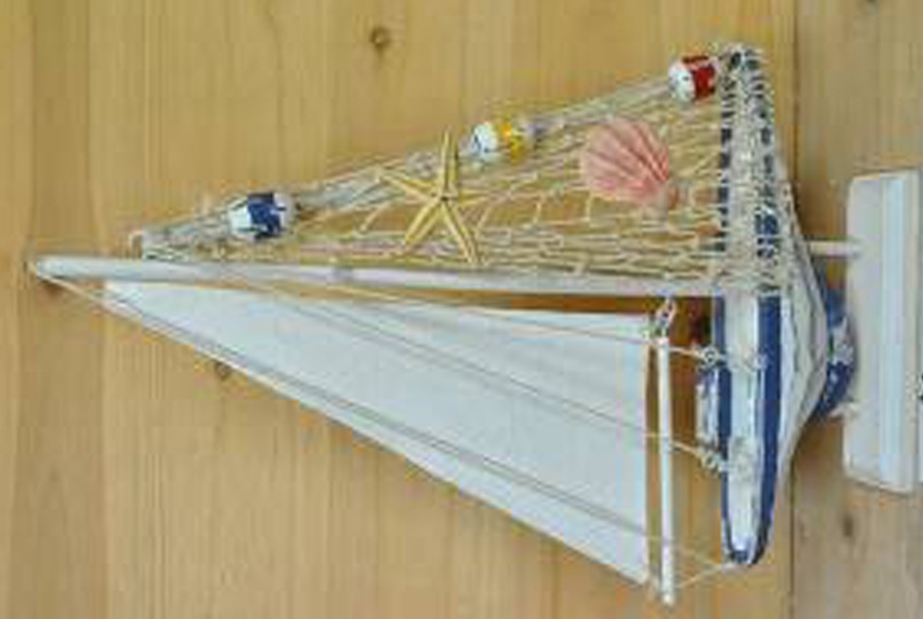 BARCHETTA LEGNO VELA BIANCA E BLU 30.5x19x3.5cm 