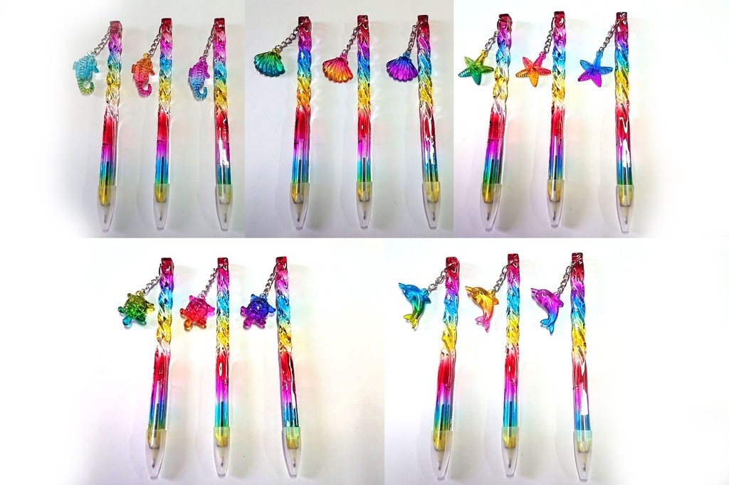 PENNA ACRILICO ARCOBALENO CON CHARMS ASS 