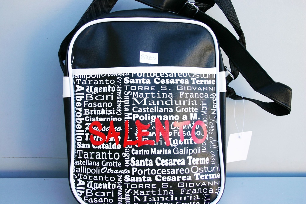 BORSA FINTA PELLE OPACA MULTISCRITTA SALENTO 