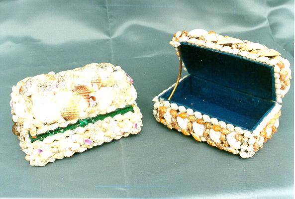 SCATOLA CONCH. BAULETTO COLORI ASS CM 13*8.5 