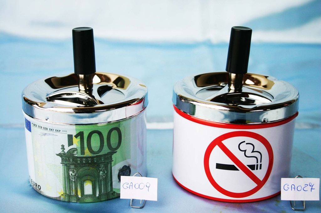 POSACENERE METALLO 100 EURO A PRESSIONE 