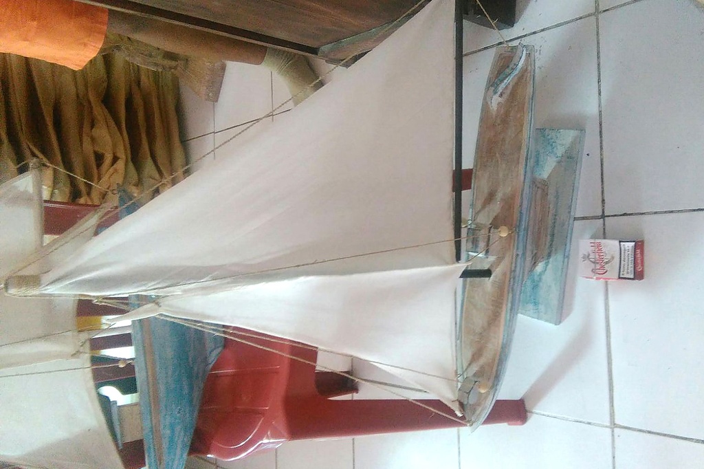 BARCA LEGNO A VELA - CM 65*75 