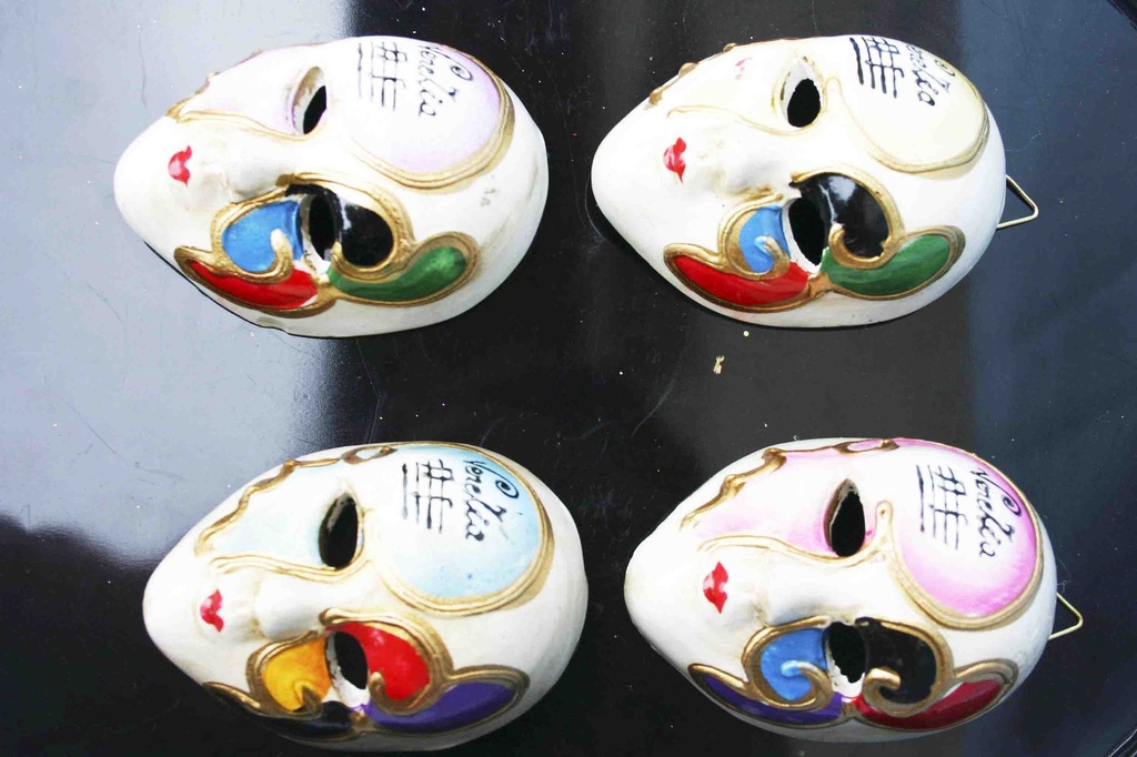 MASCHERA PLASTICA VOLTO GRA DEC.MUSICA 