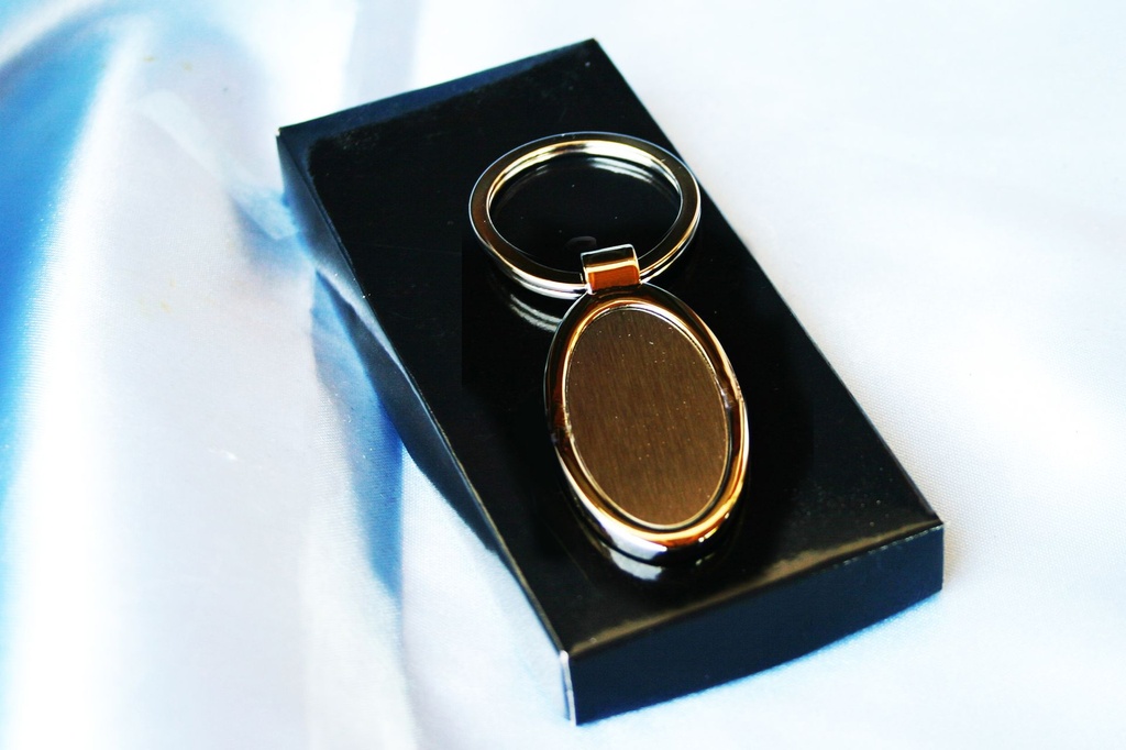 PORTACHIAVE MET.OVALE PERS. C/SCATOLA 