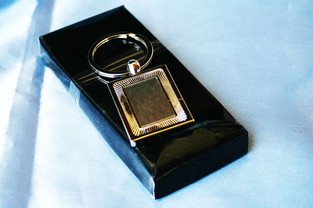 PORTACHIAVE MET.RETTANGOLARE PERS. C/SCATOLA 