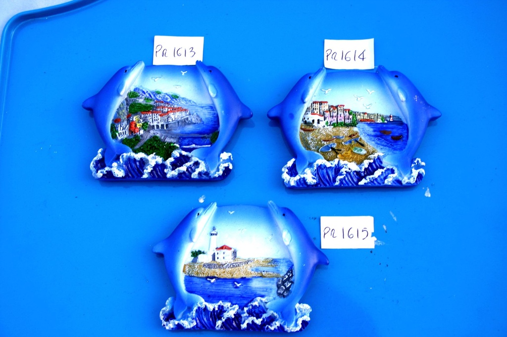 MAGNETE DUE DELFINI RESINA MARE E ROCCE 