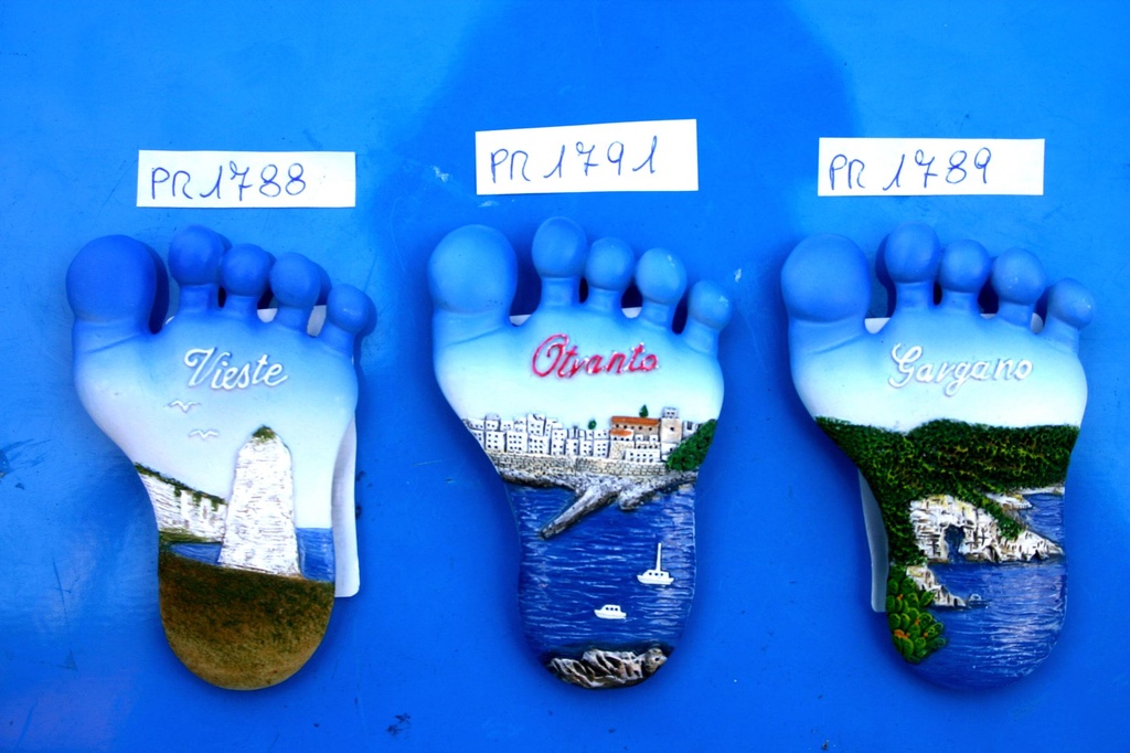 MAGNETE PIEDE RESINA "OTRANTO" 