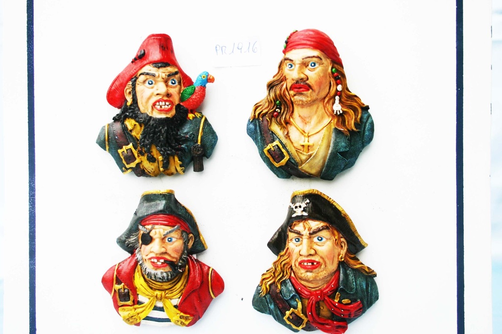 MAGNETE RESINA Â½ BUSTO PIRATA 