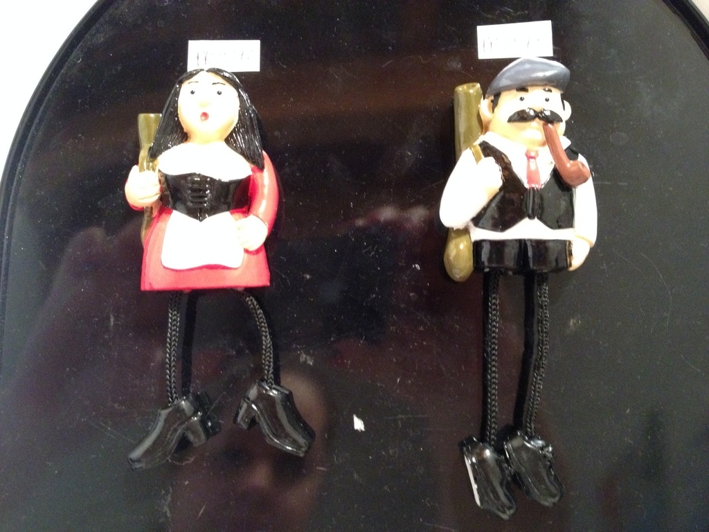 MAGNETE RES. "DONNA" C/GAMBE 