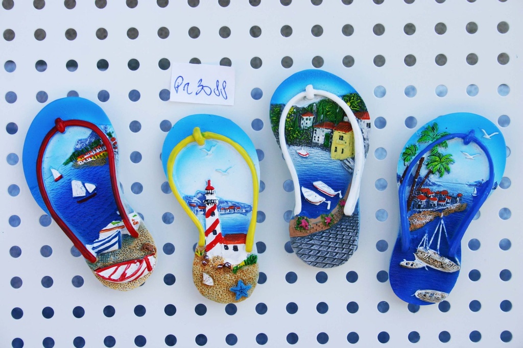 MAGNETE RESINA CIABATTA VEDUTA CM 4.5x8.5 CM 4 ASS 