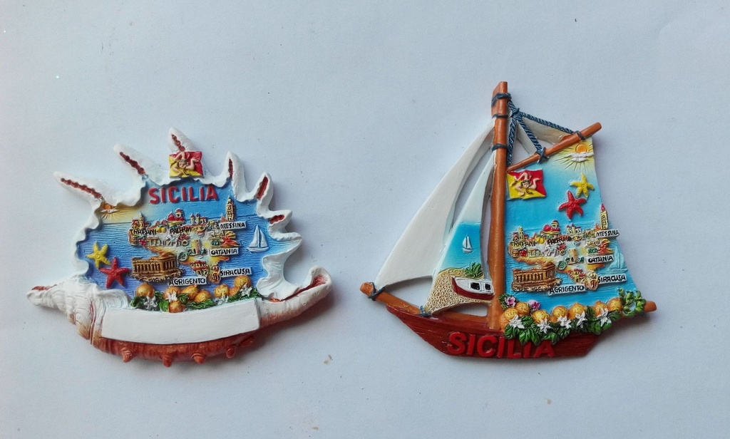 MAGNETE RESINA BARCA BIANCA SICILIA 