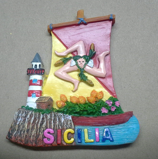 MAGNETE RESINA FARO BARCA TRINACRIA 