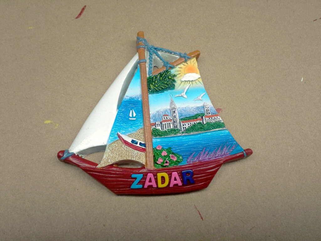 MAGNETE RESINA BARCA BIANCA ZADAR 