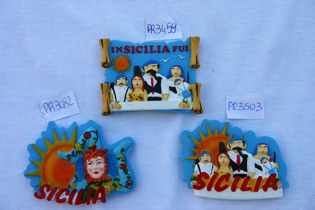 MAGNETE RESINA "FAMIGLIA" SOLE SICILIA 