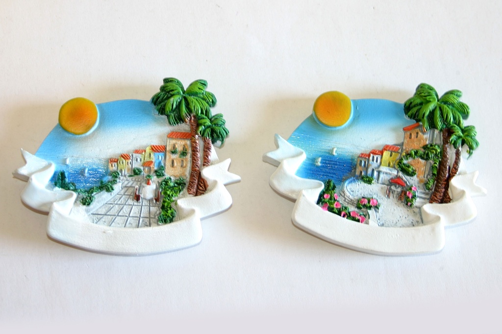 MAGNETE ROCCIA RESINA VEDUTA C/PALMA E SOLE 2 MOD 