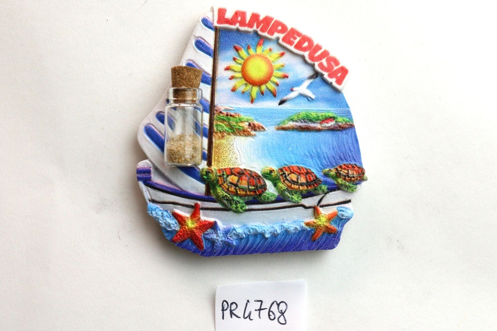 MAGNETE RESINA BARCA C/BOTTIGLIA LAMPEDUSA 